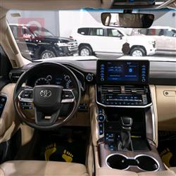 تۆیۆتا لاند کروزەر